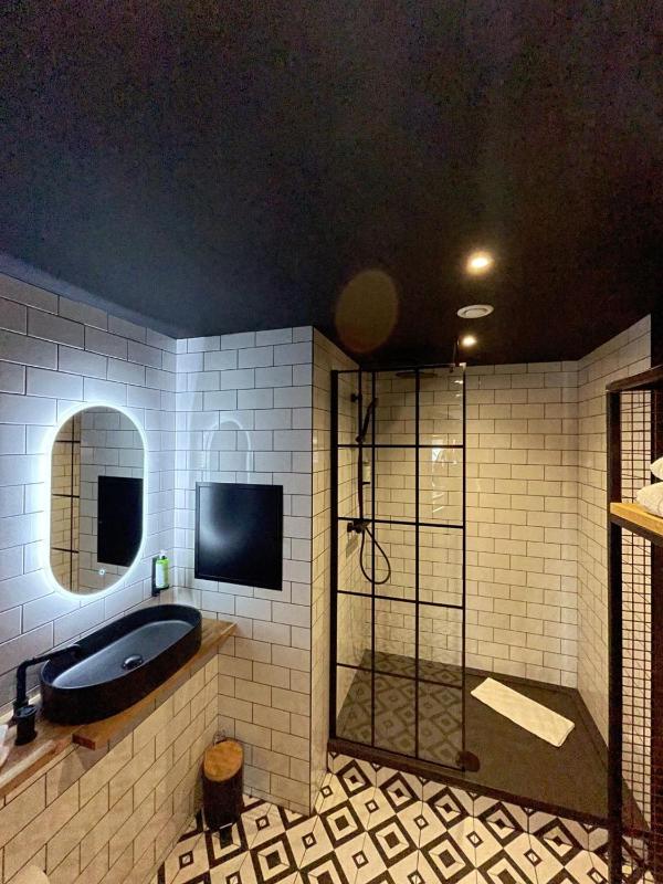 Deluxe Family Room image 2