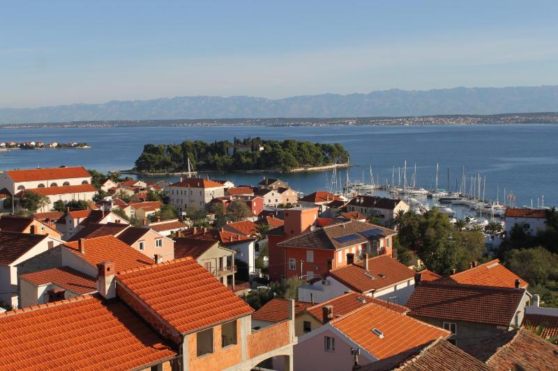 Two-Bedroom Apartment with Terrace and Sea View image 2
