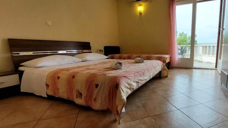 Apartment with Sea View image 2
