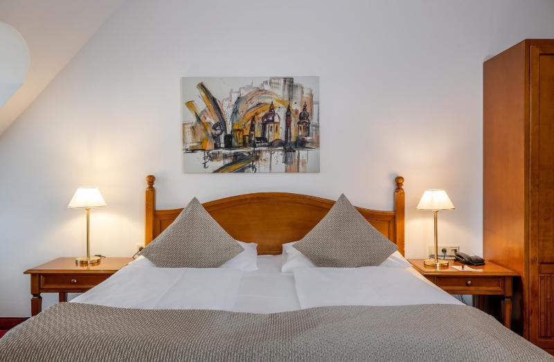 Superior Double Room image 4