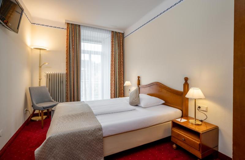 Single Room with Queen Size Bed image 1