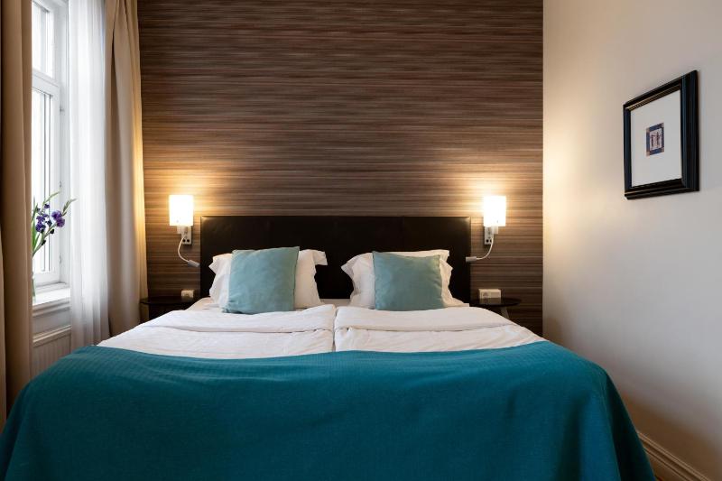 Deluxe Double Room image 2