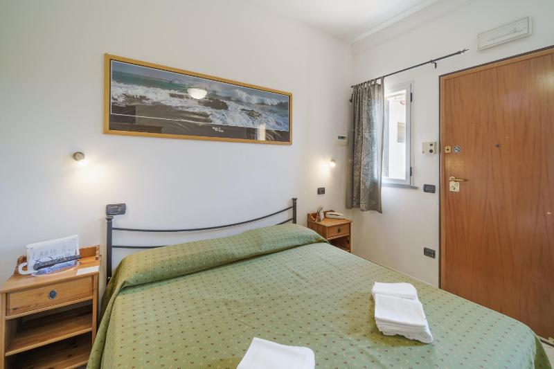 Double Room image 1