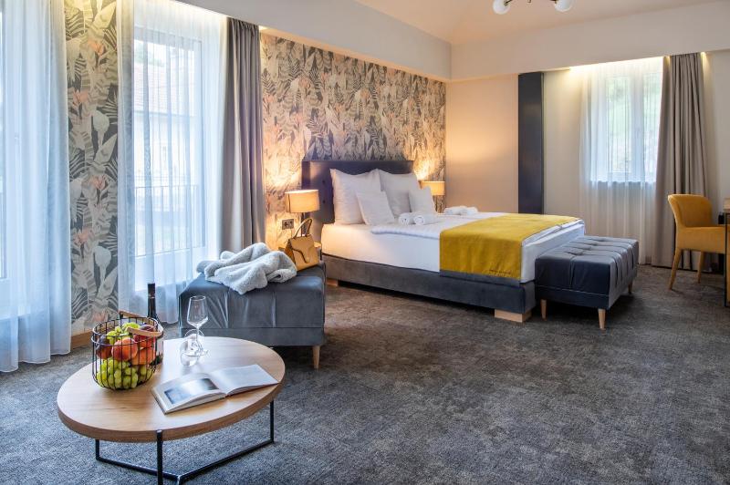 Junior Suite image 1