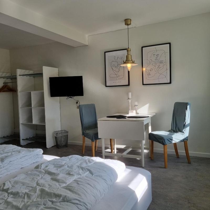 Deluxe Double Room with Private Bathroom image 4