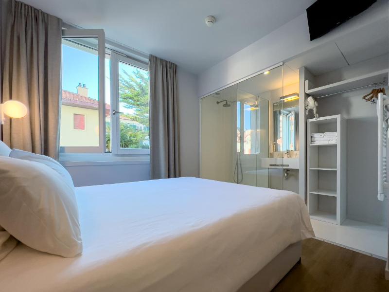 Superior Double Room image 4