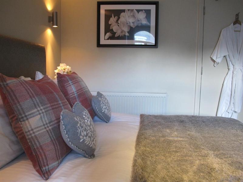 Double Room with Private Bathroom image 3