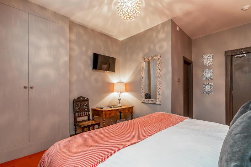 Superior Double Room image 3