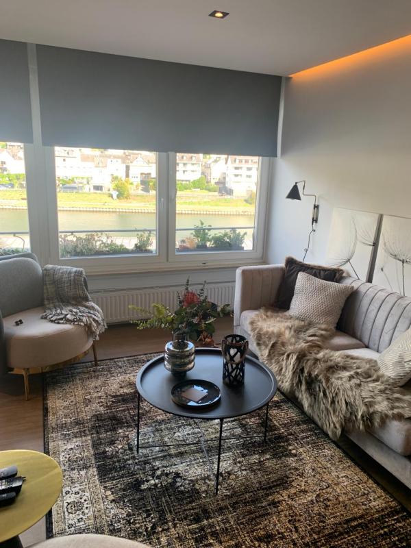 Deluxe Suite with Balcony image 2