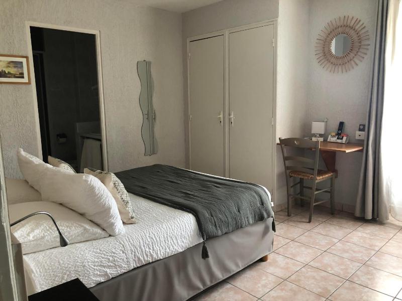 Standard Double Room image 1