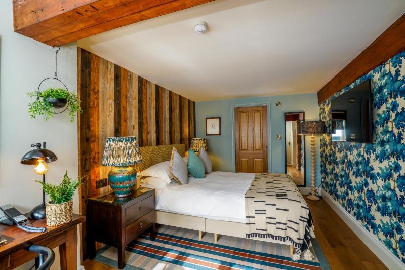 Standard Double Room image 3