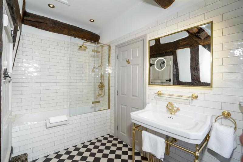 Large Double Room image 3