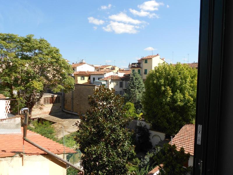 Zanobi Studio (3 Adults)  image 2