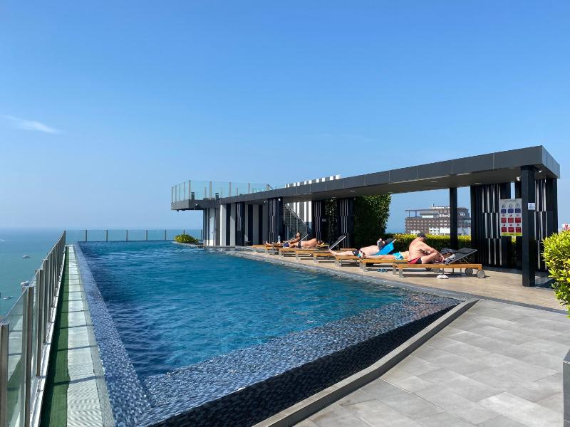 The Base in pattaya - image 1