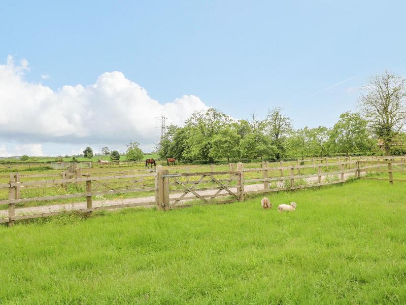 Avenue Croft - image 26