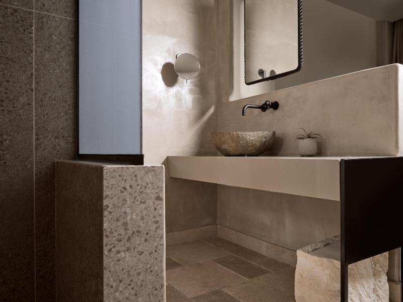 Lifestyle Suite with Mountain View image 4