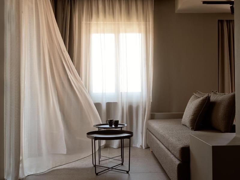 Lifestyle Suite with Mountain View image 3