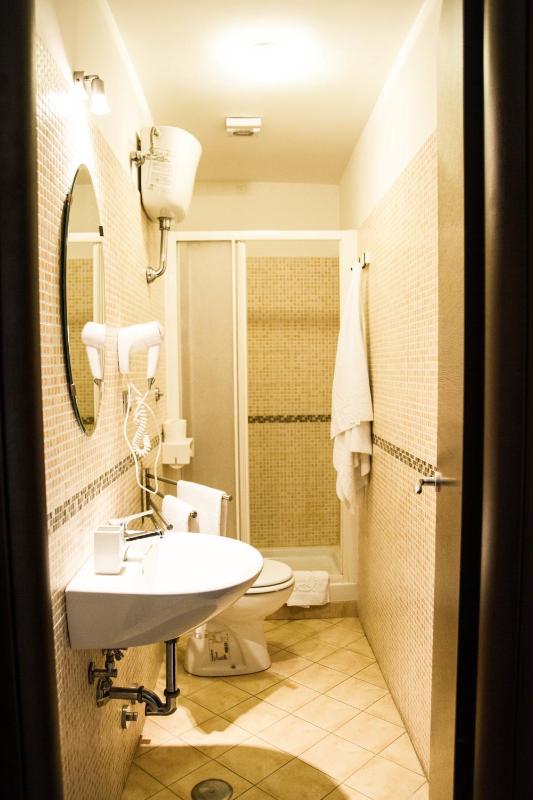 Double Room with Private Bathroom image 3