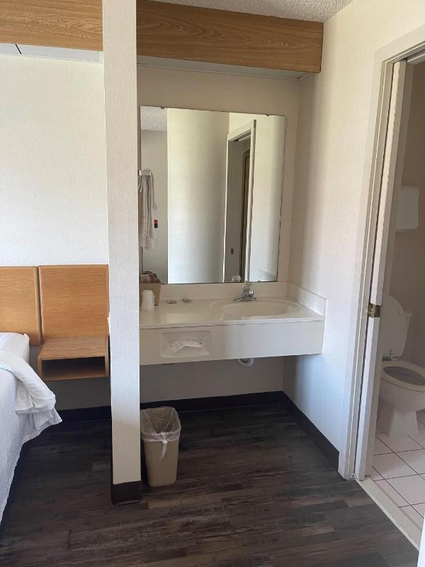 Deluxe Room with Two Double Beds Non-Smoking image 2