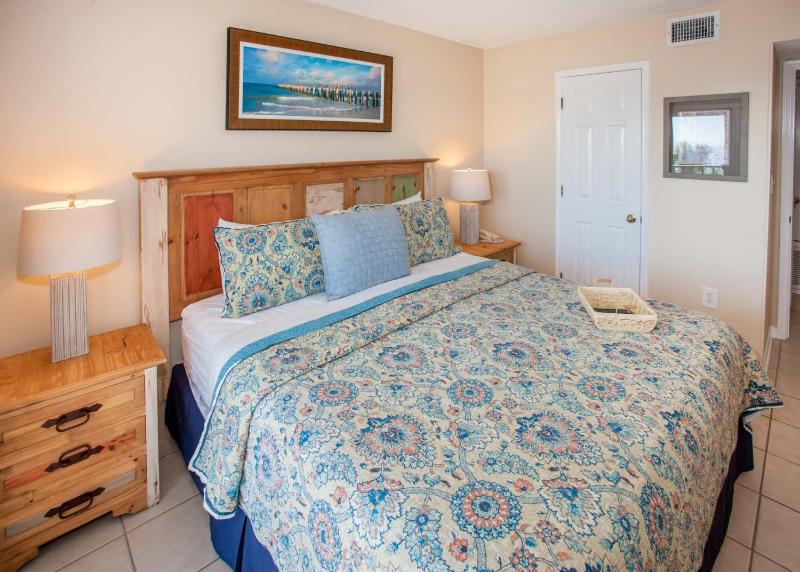Surfside Shores 1302 - image 2
