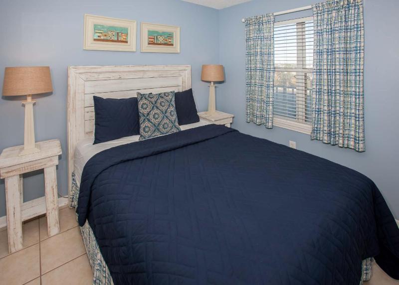 Surfside Shores 1302 - image 16