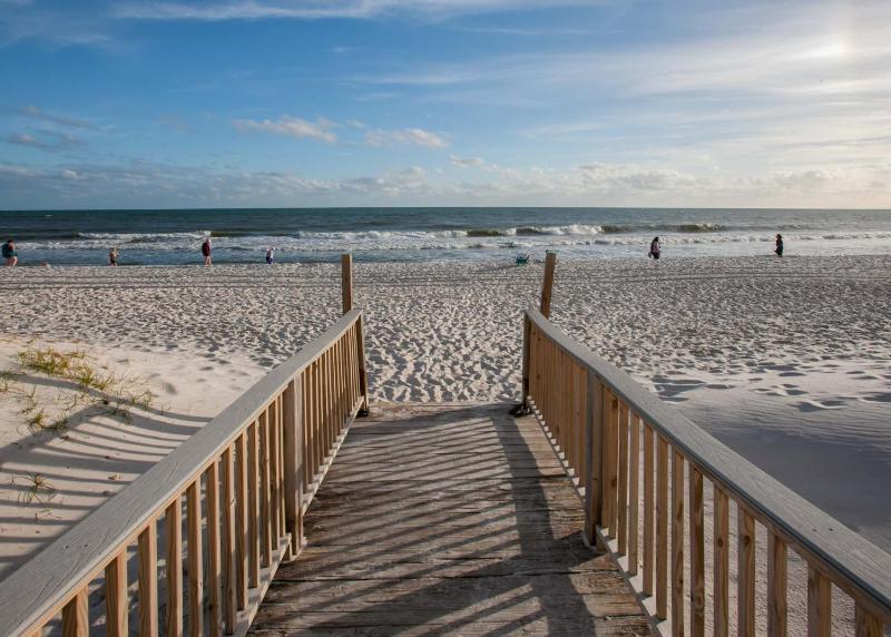 Surfside Shores 1302 - image 15
