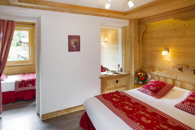 Comfort Triple Room image 4