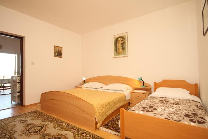 One-Bedroom Apartment with Terrace and Sea View image 1