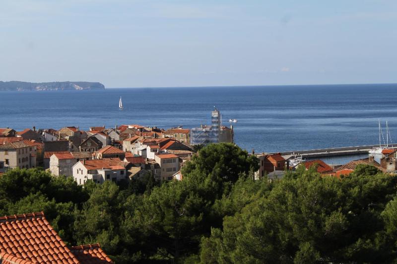 Two-Bedroom Apartment with Terrace and Sea View image 3