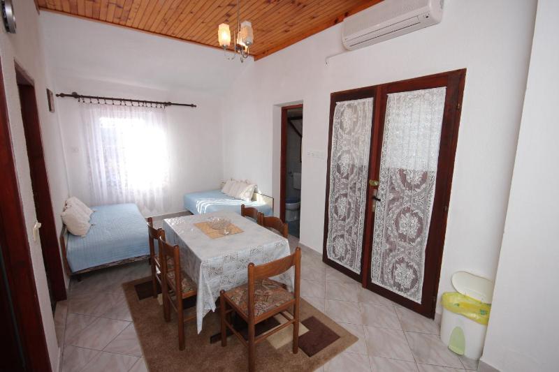 Two-Bedroom Apartment with Terrace image 4