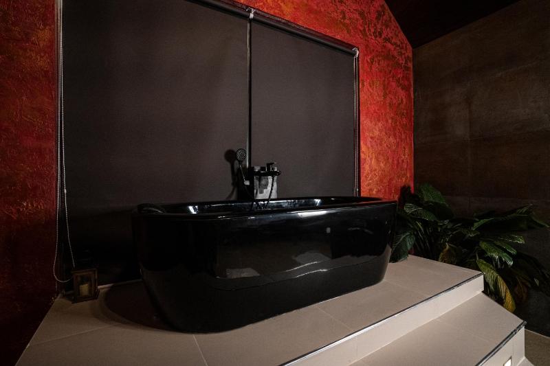 The Edgware Cabana - image 9