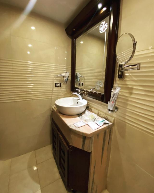 Anbat Midtown Hotel - image 12