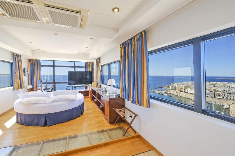 Executive Suite with Sea View image 1