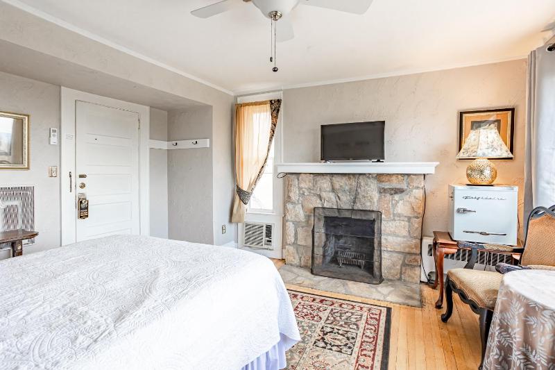 Superior Queen Room image 3