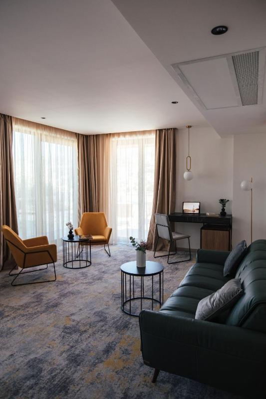 City Hotel Dubrovnik - image 13
