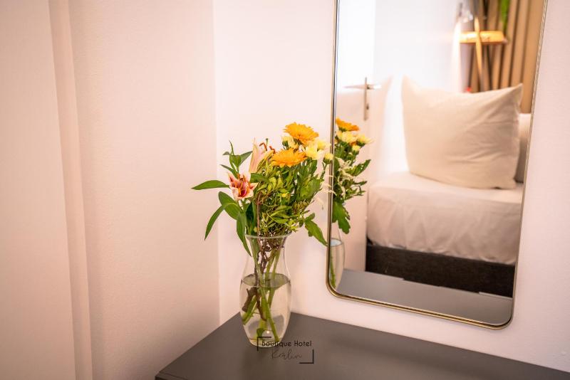 Small Single Room image 3