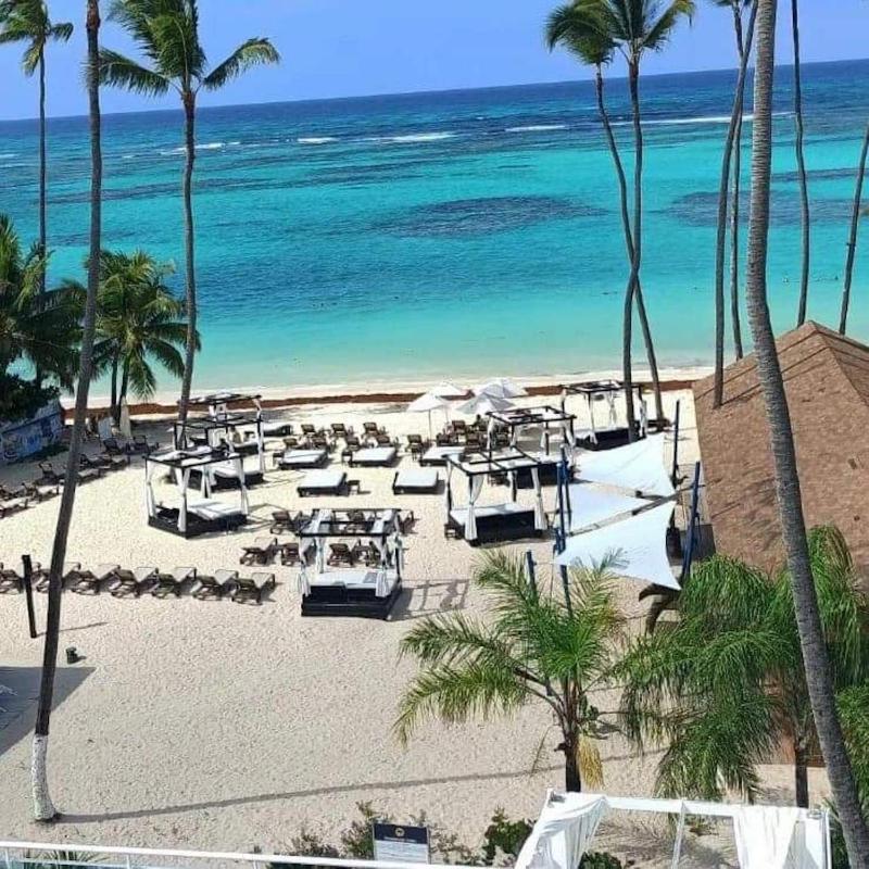 Chic Beachfront Apartment - Private Beach Access - image 1