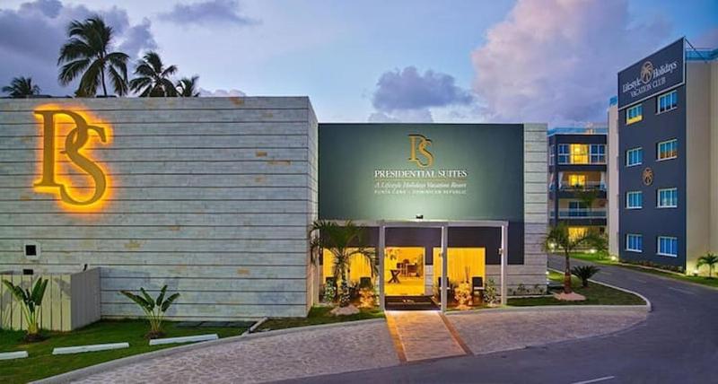 Chic Beachfront Apartment - Private Beach Access - image 10