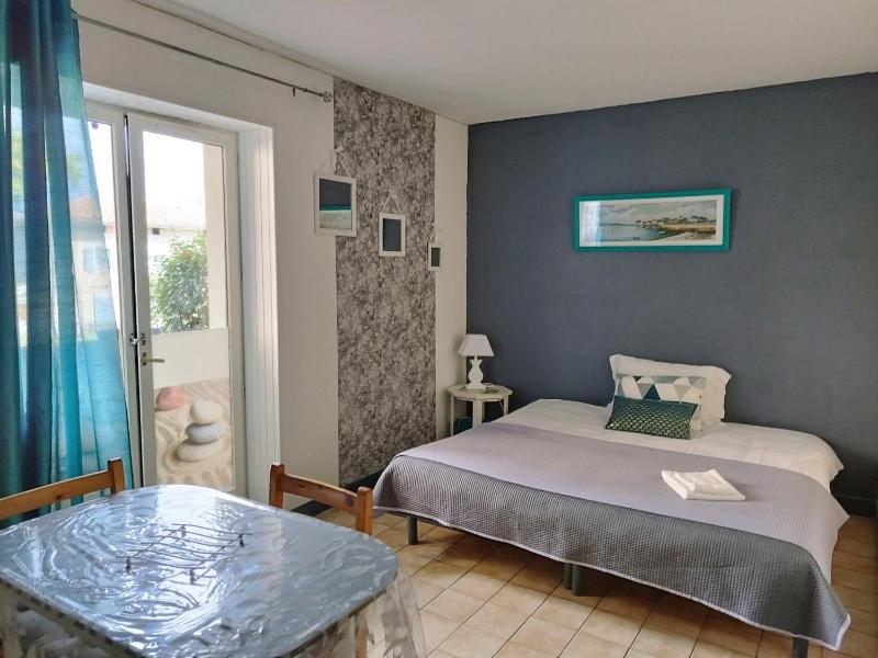 Twin Room with Garden View image 1