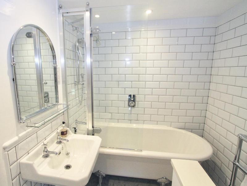 Superior Double Room image 3