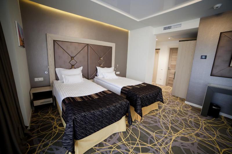 Exclusive Hotel & More - image 9