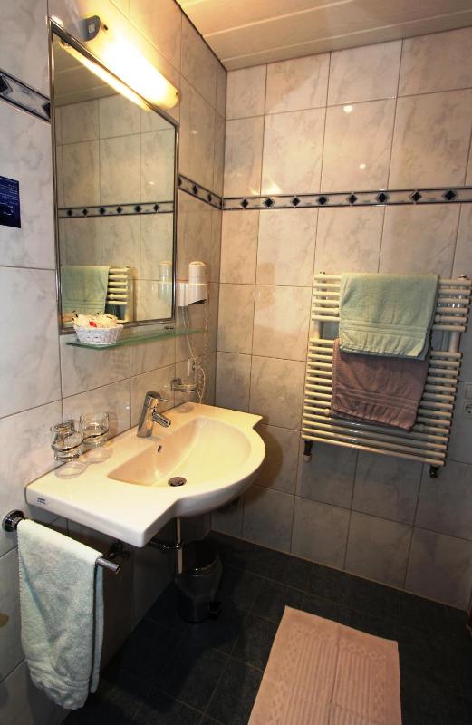 Double Room with Balcony image 2