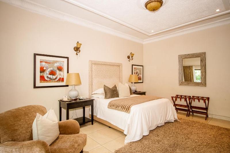 The Victoria Falls Deluxe Suites - image 8