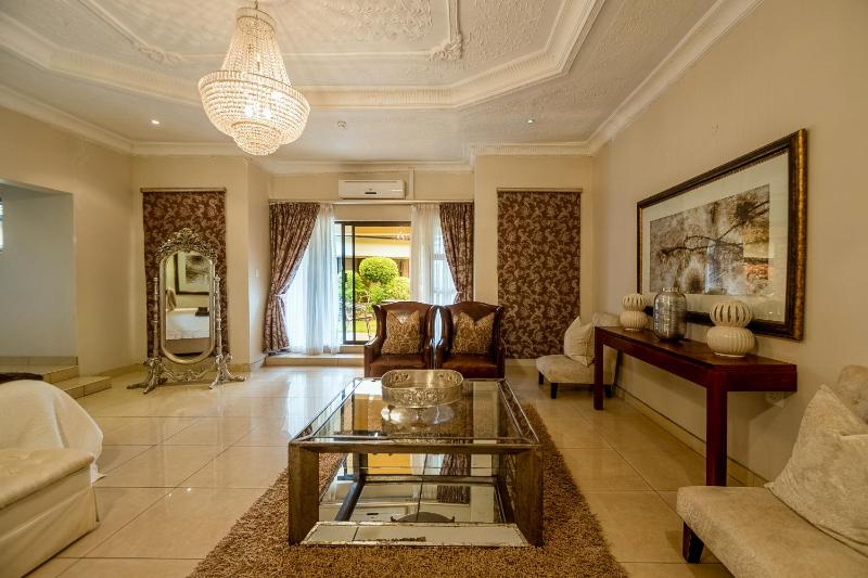 The Victoria Falls Deluxe Suites - image 10