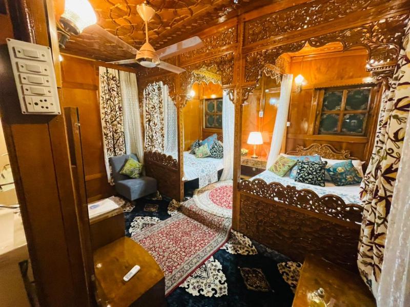 Heaven Breeze Group of Houseboats - image 7