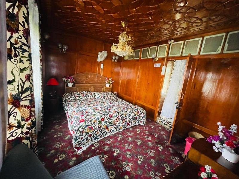 Heaven Breeze Group of Houseboats - image 14