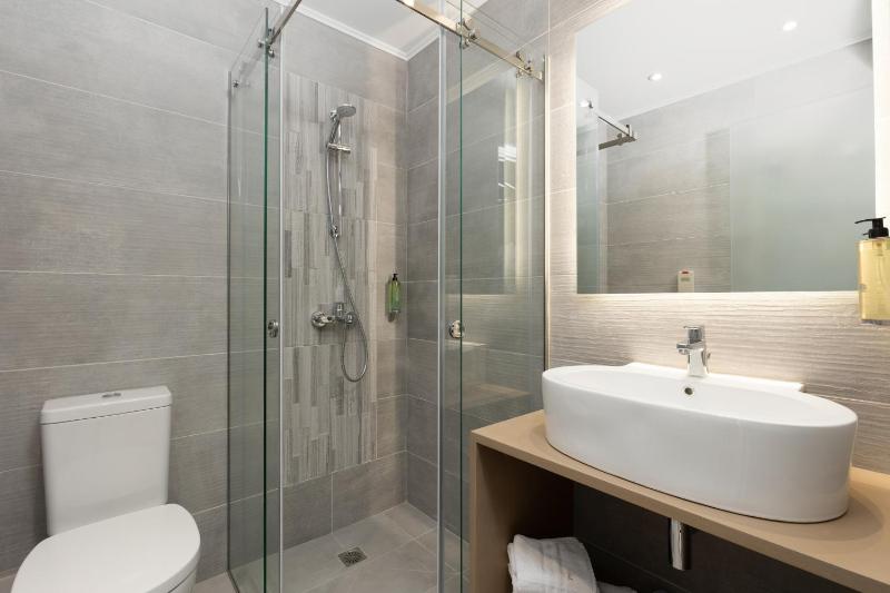 Superior Triple Room with Sea View image 2