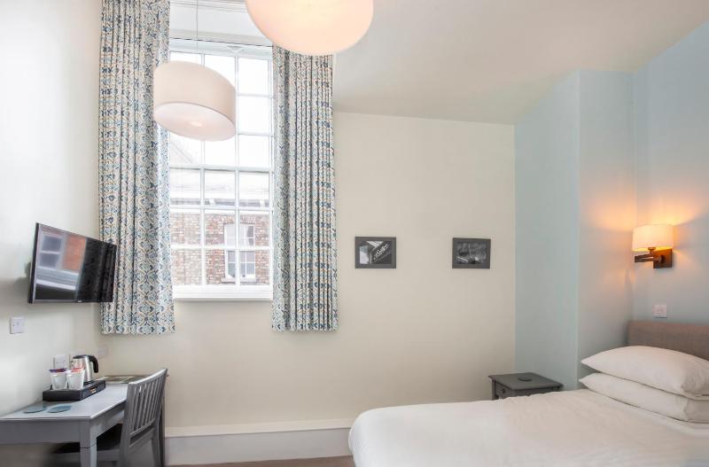Double Room image 2