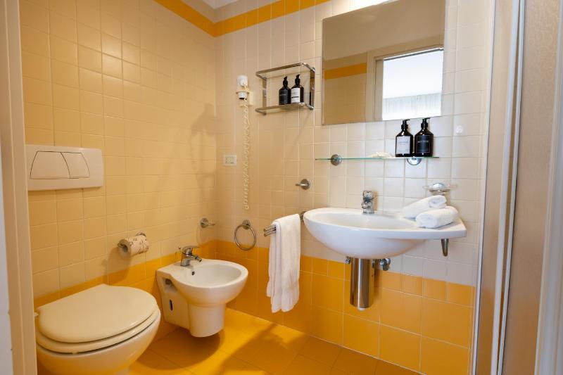 Studio Apartment with Beach Access image 4