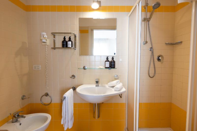 Studio Apartment with Beach Access image 3